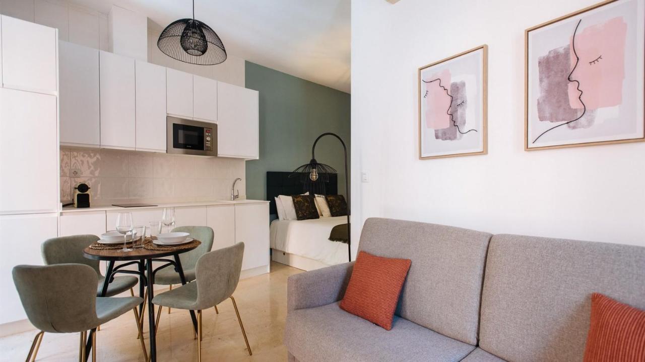 Chiqui And Vicente Suite Apartments Sevilla Exterior foto