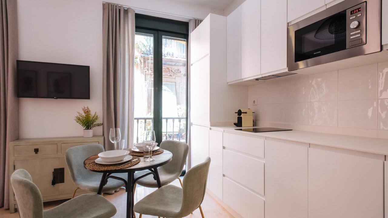 Chiqui And Vicente Suite Apartments Sevilla Exterior foto